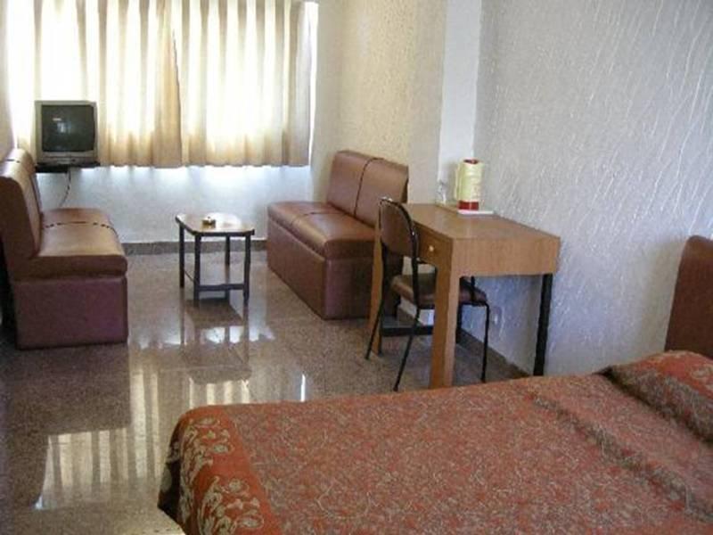 מומביי Hotel Samraj מראה חיצוני תמונה